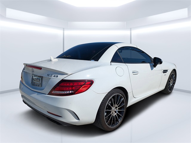 2017 Mercedes Benz SLC 43 AMG photo 3