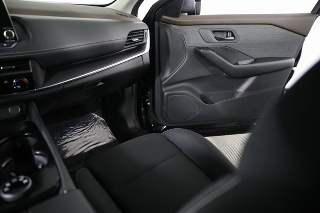 2023 Nissan Rogue S photo 19