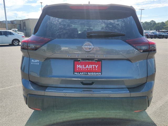 2026 Nissan Rogue SV photo 4