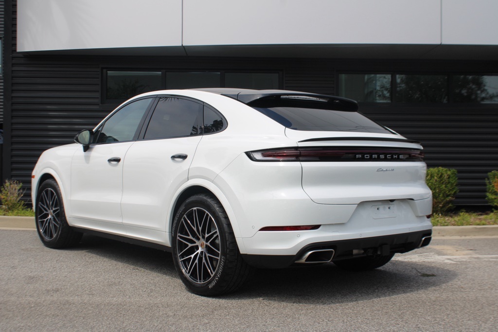 2026 Porsche Cayenne Coupe photo 3
