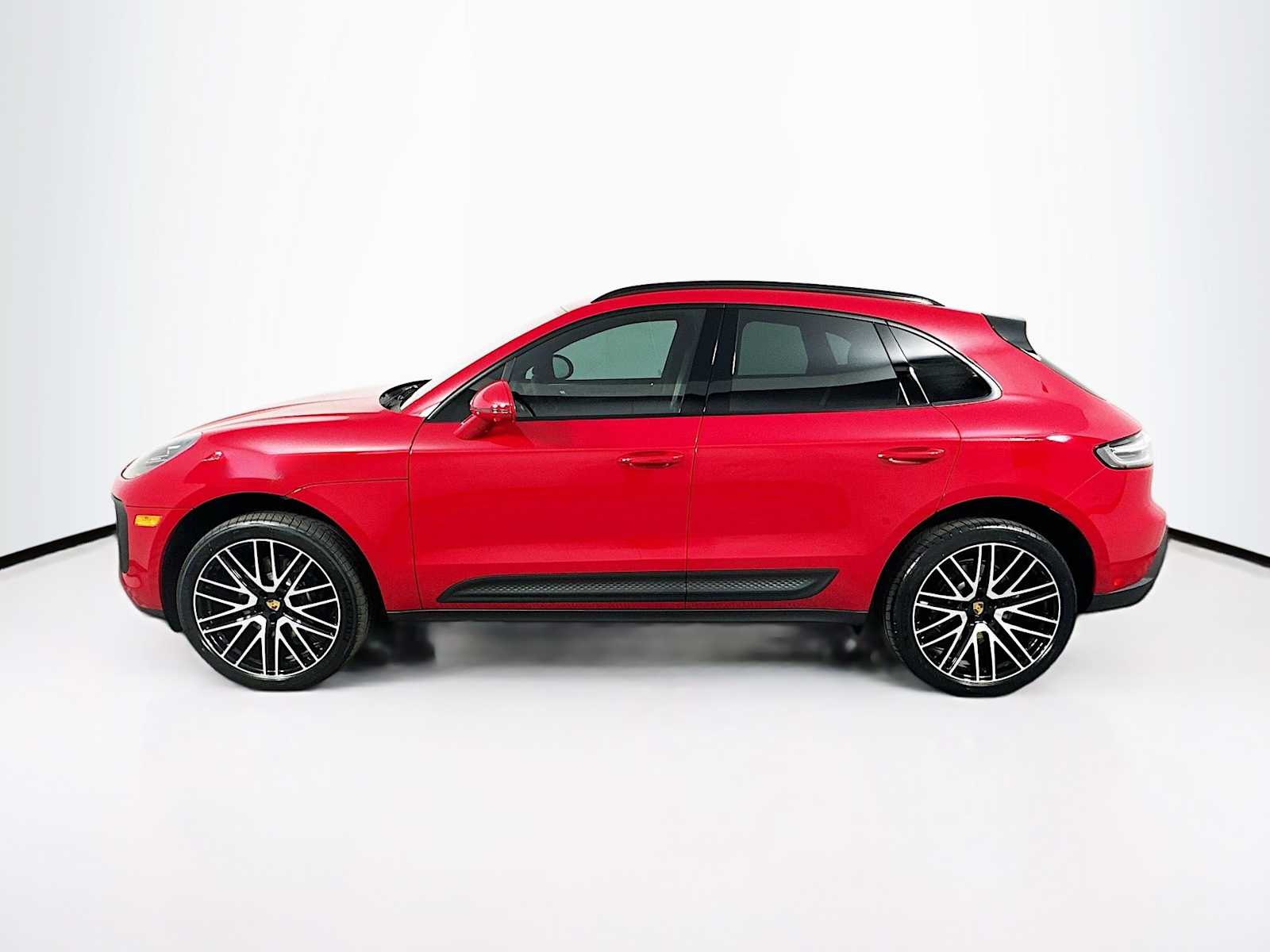 2025 Porsche Macan T photo 2