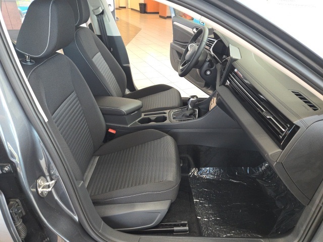 2025 Volkswagen Jetta 1.5T S photo 13
