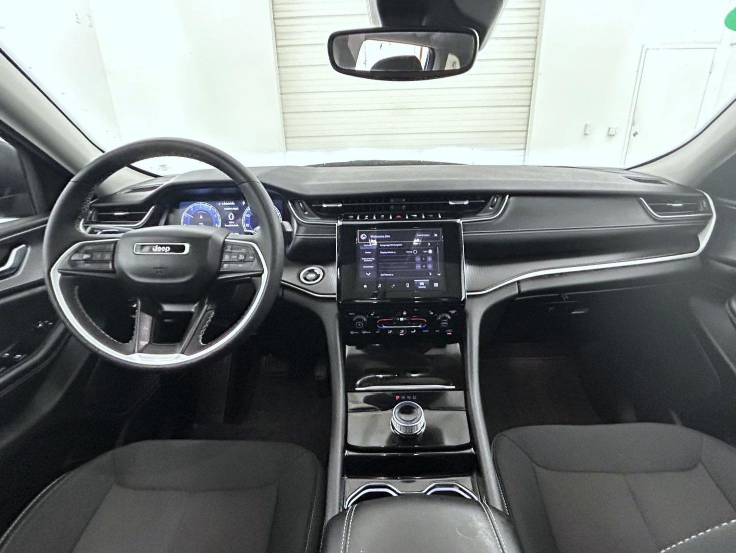 2023 Jeep Grand Cherokee Laredo photo 12
