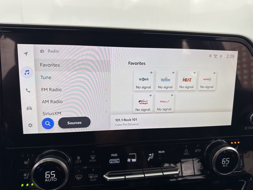 2023 Toyota Highlander Limited photo 16