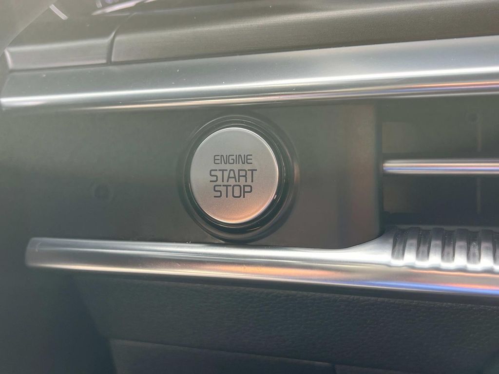 2024 Kia K5 GT photo 27