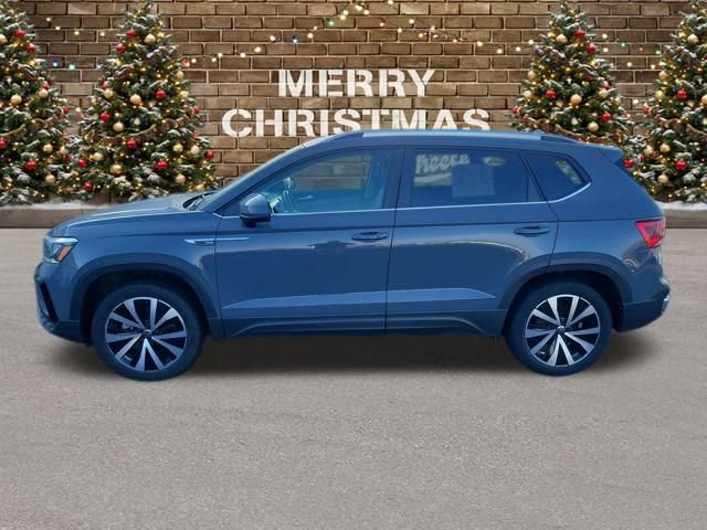 Used 2022 Volkswagen Taos SE with VIN 3VVYX7B24NM054011 for sale in Wisconsin Rapids, WI