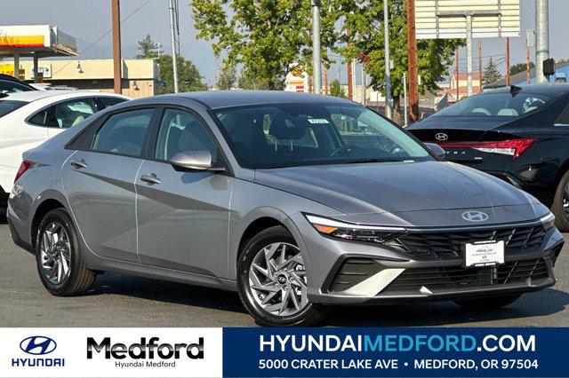 2025 Hyundai Elantra Blue's photo