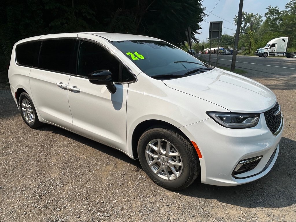 2026 Chrysler Pacifica photo 7