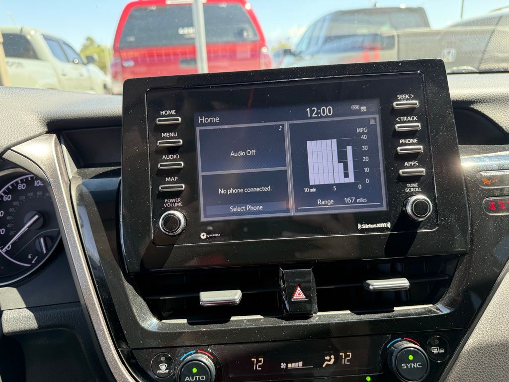 2022 Toyota Camry SE photo 10
