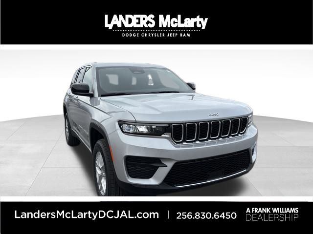 2025 Jeep Grand Cherokee Laredo's photo