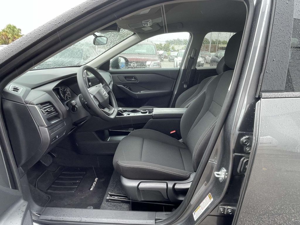 Used 2025 Gray Nissan S image 13