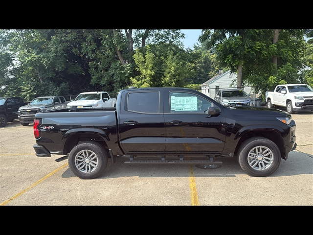 2025 Chevrolet Colorado Work Truck LT photo 7