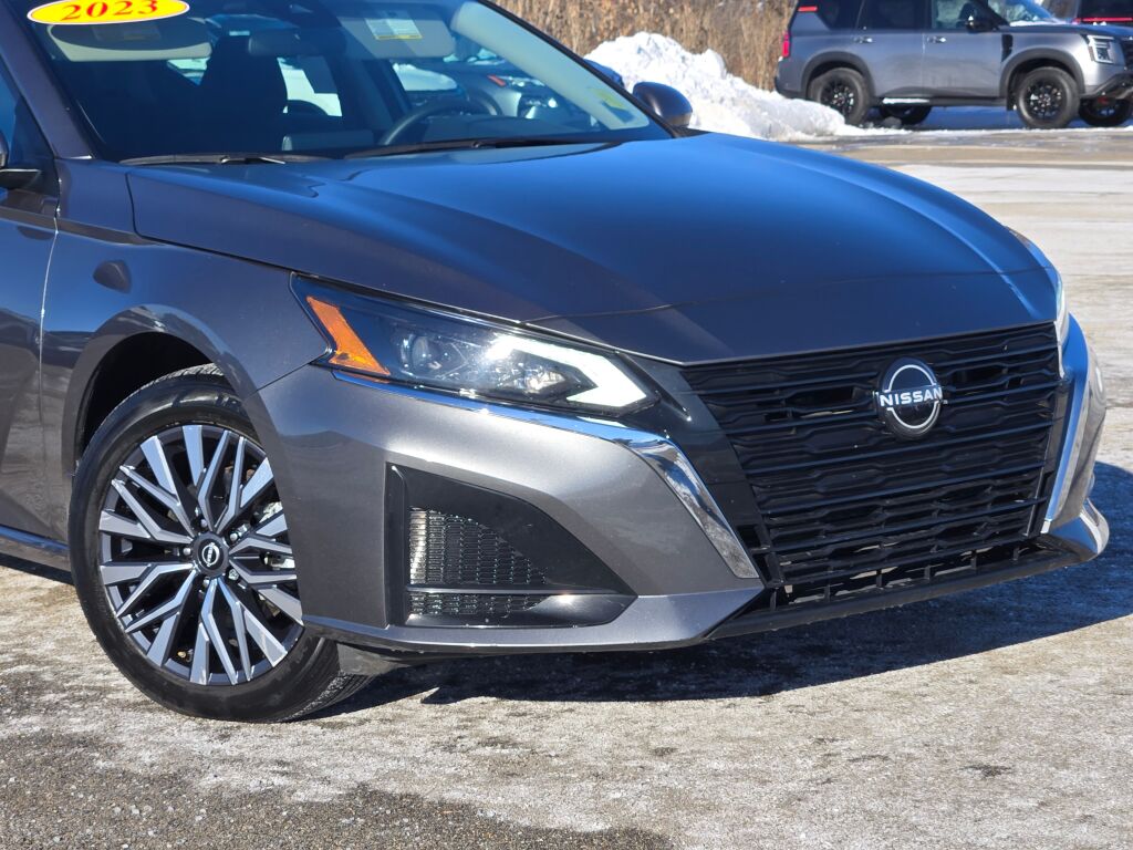 2023 Nissan Altima 2.5 SV photo 2