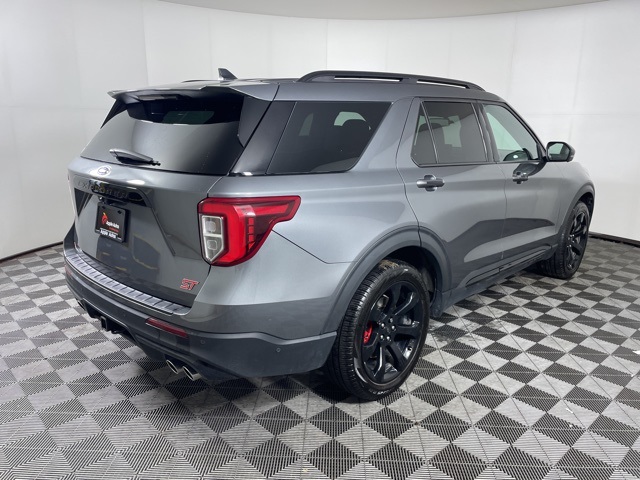 2022 Ford Explorer ST photo 3