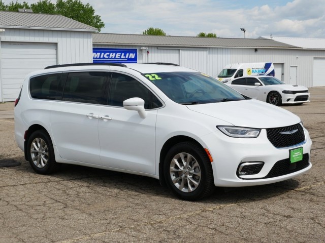 PRE-OWNED 2022 CHRYSLER PACIFICA TOURING L