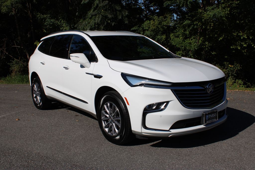2024 Buick Enclave Premium photo 2
