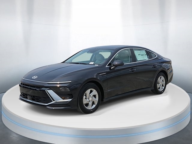 2025 Hyundai Sonata SE photo 2