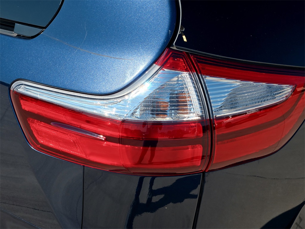 2019 Toyota Sienna Limited Premium photo 6