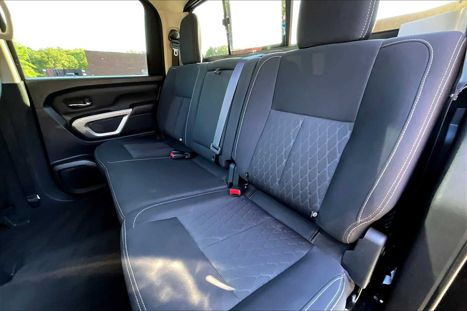 2019 Nissan Titan SV photo 18