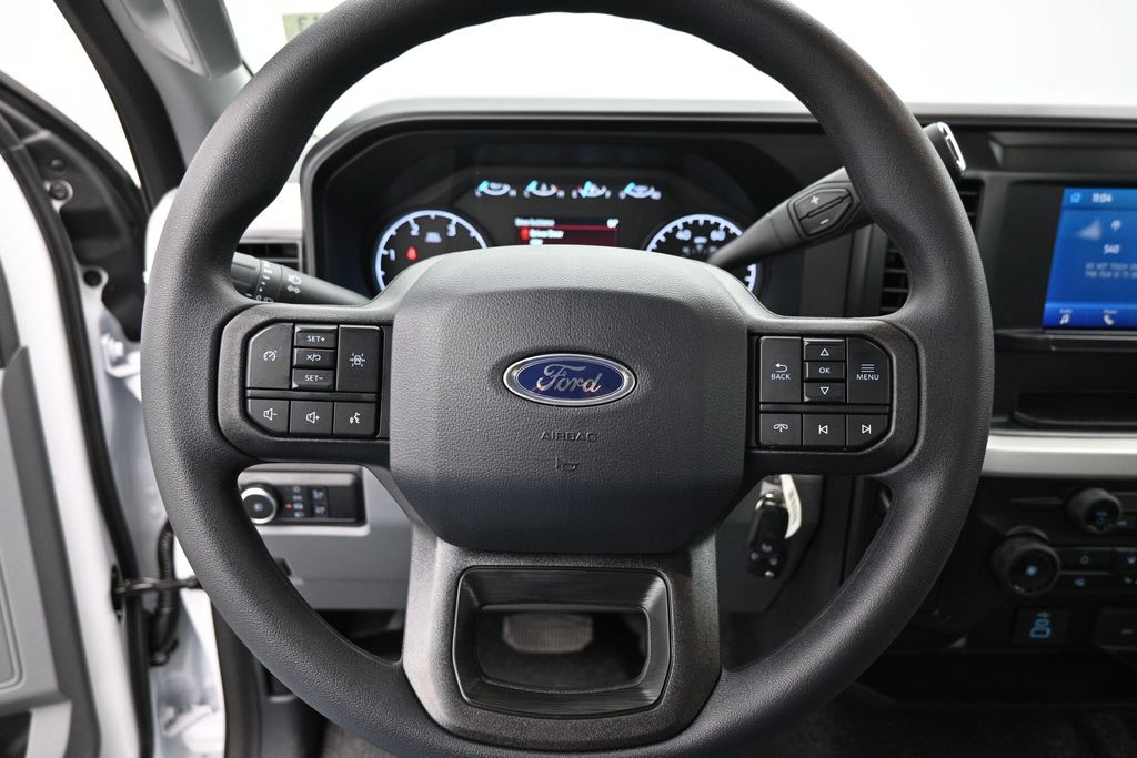 2025 Ford F-550 photo 10
