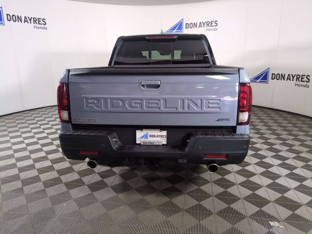 2025 Honda Ridgeline Black Edition photo 2