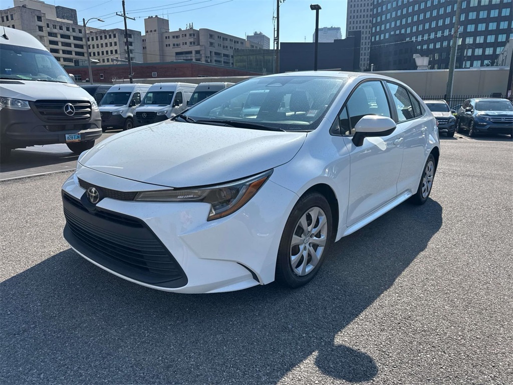2023 Toyota Corolla LE photo 3