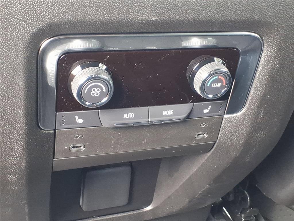 2025 Chevrolet Tahoe Premier photo 17