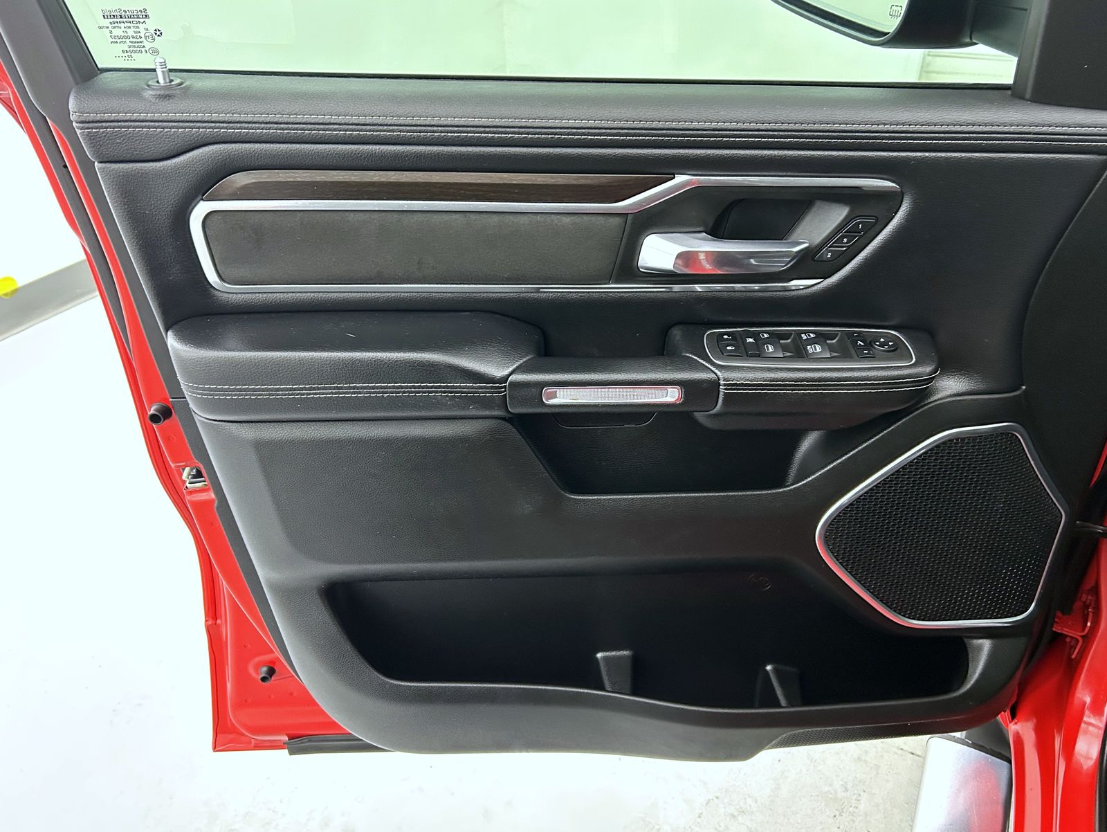 2022 Ram 1500 Laramie photo 9