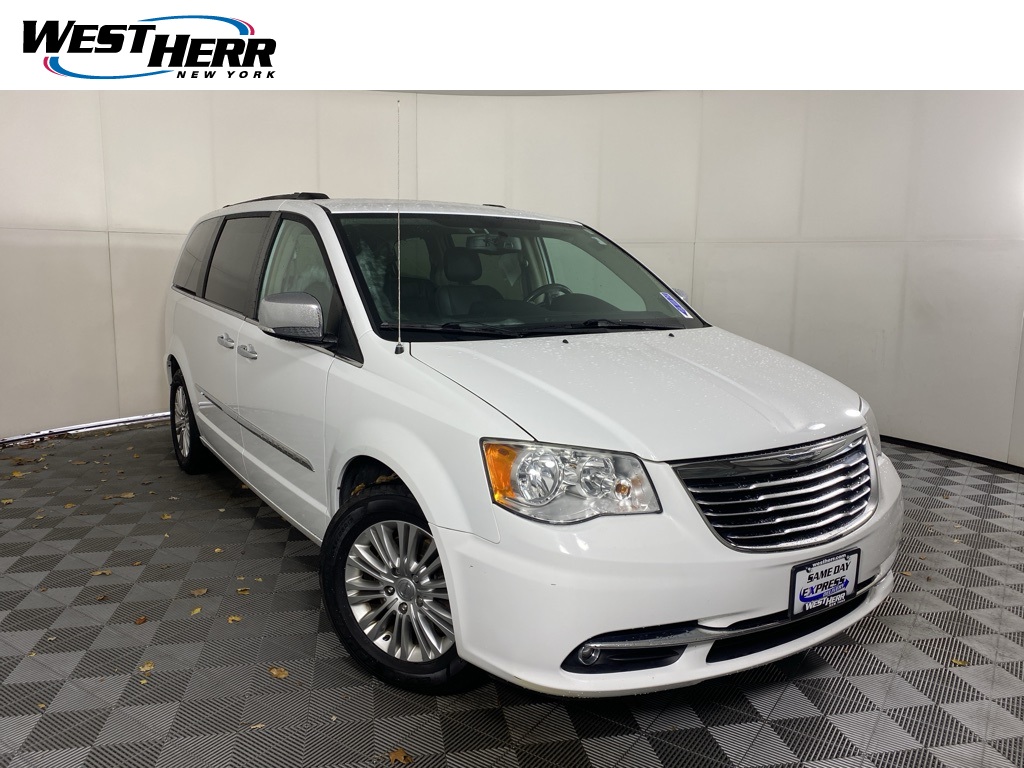 2015 Chrysler Town & Country Touring-L