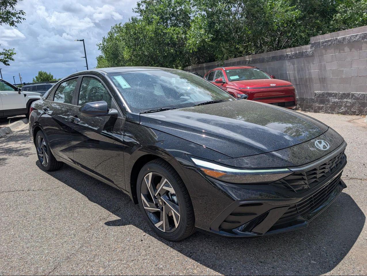2025 Hyundai Elantra SEL Sport photo 6