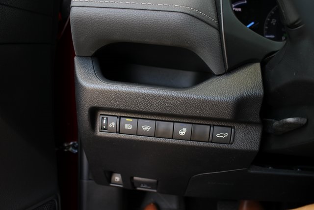 2024 Toyota RAV4 Hybrid XLE photo 23