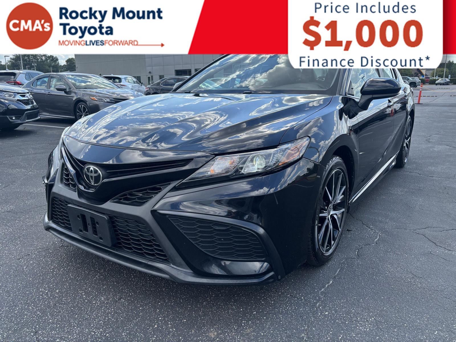 2021 Toyota Camry SE photo 3
