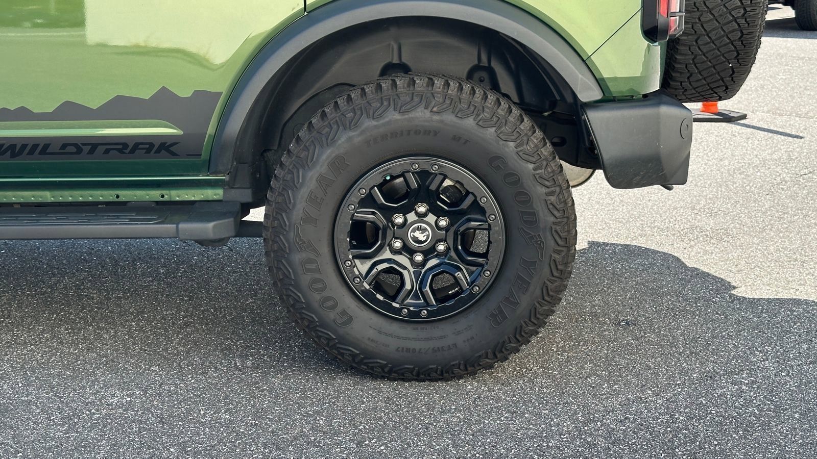 2023 Ford Bronco Wildtrak photo 2