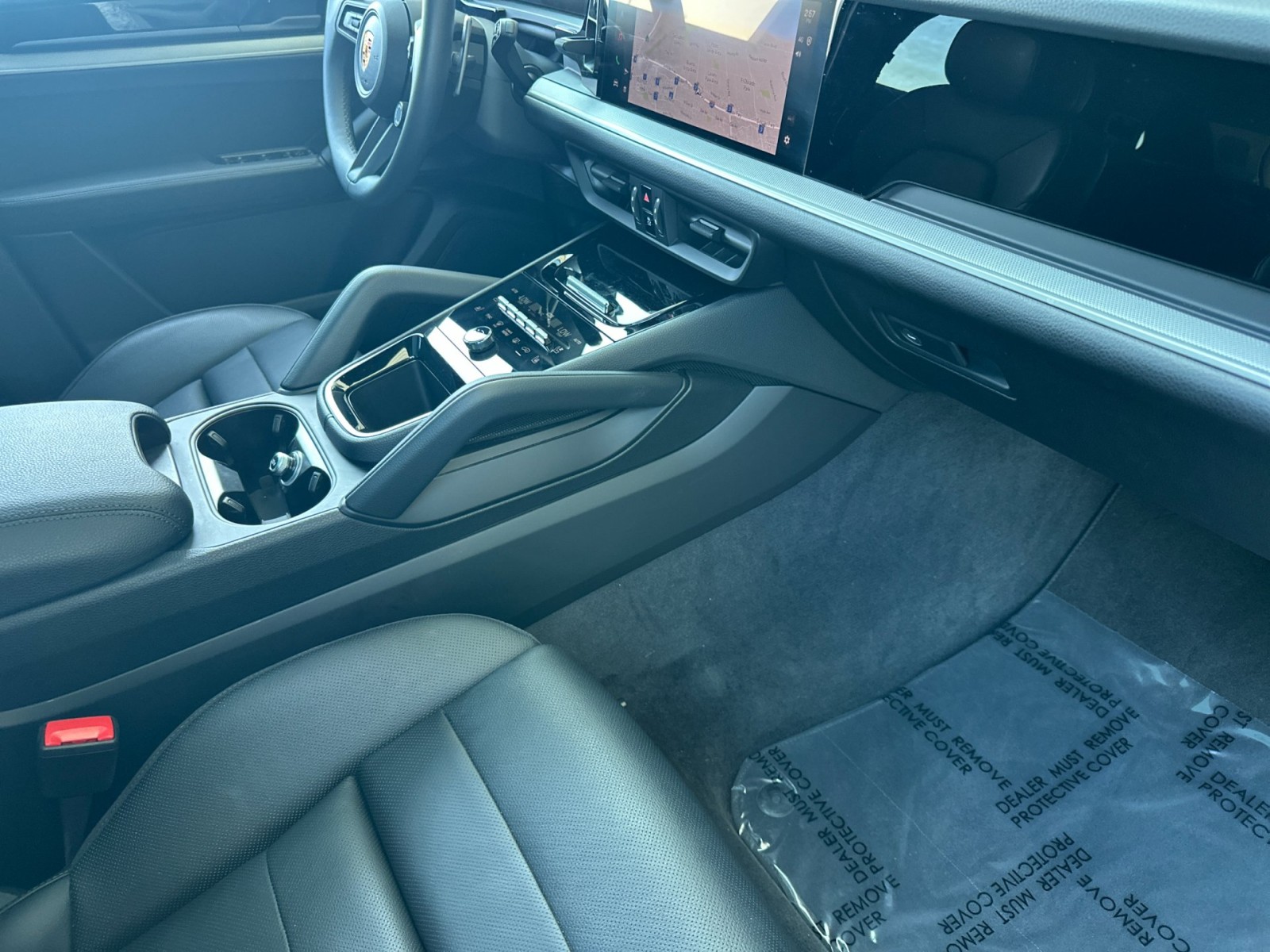 2025 Porsche Cayenne photo 15