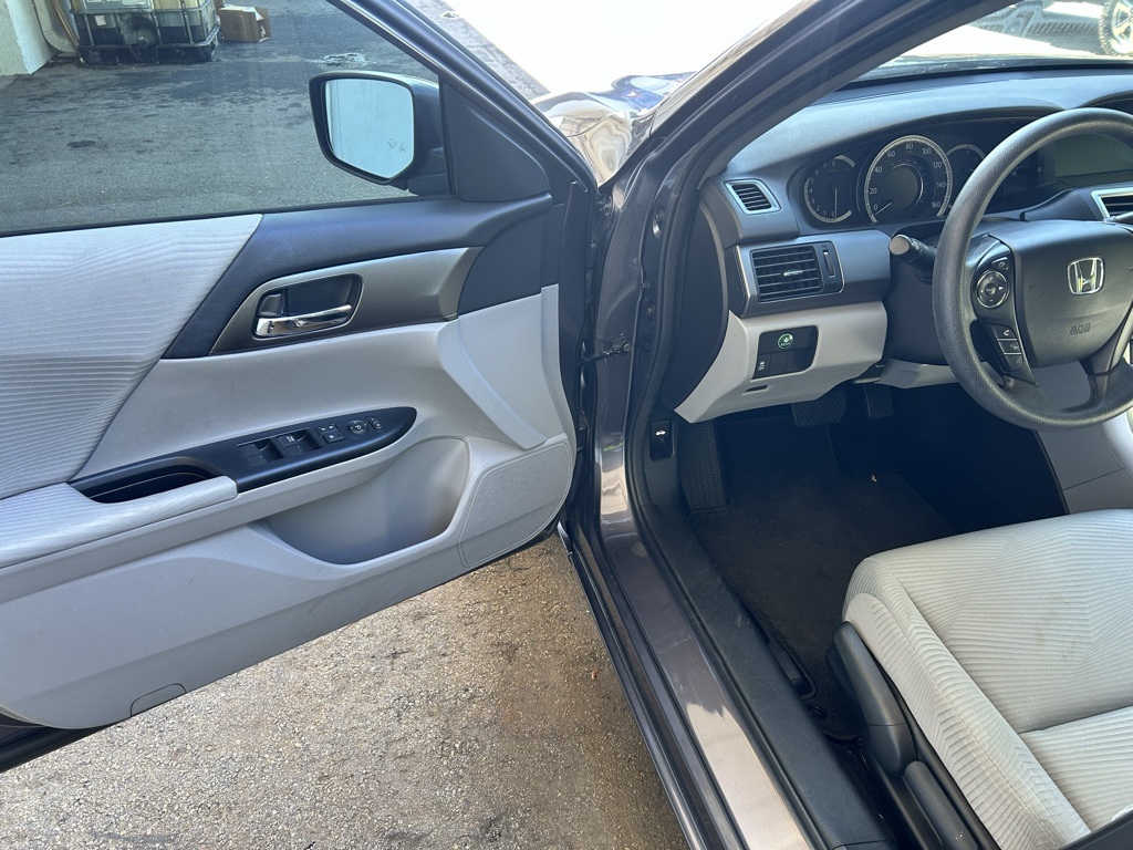 2015 Honda Accord LX photo 4