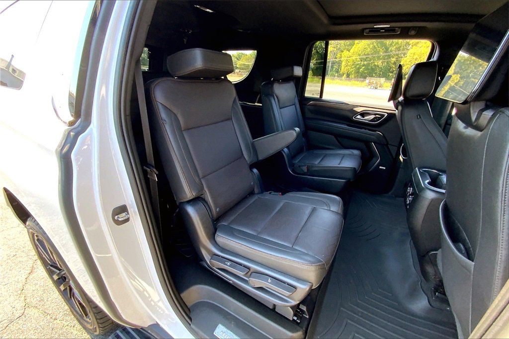 2023 Chevrolet Suburban High Country photo 26