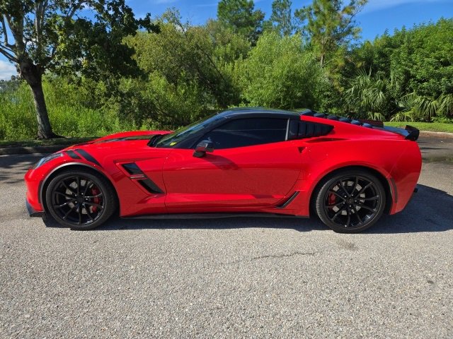 2019 Chevrolet Corvette Grand Sport 2LT photo 2