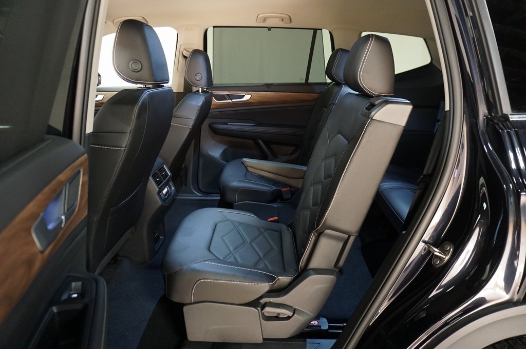 2025 Volkswagen Atlas SE Technology photo 11