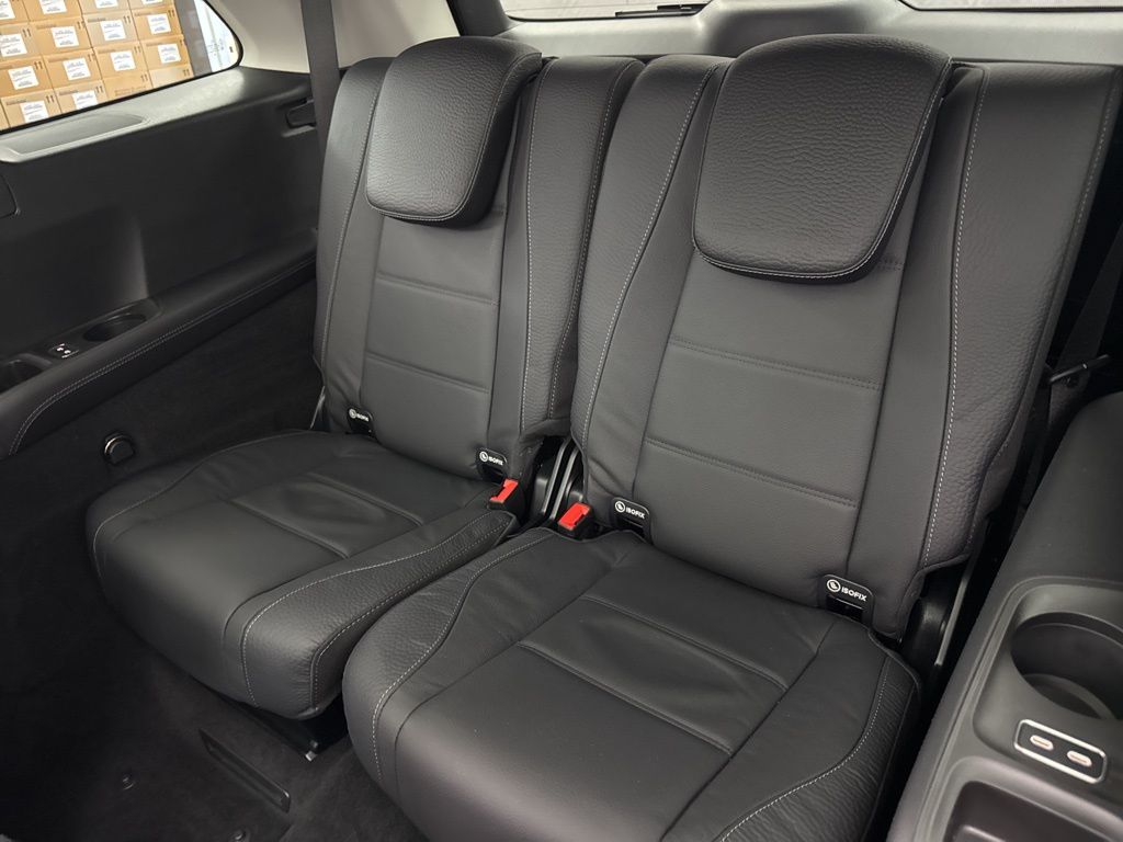 2025 Mercedes Benz GLS 450 4MATIC photo 21