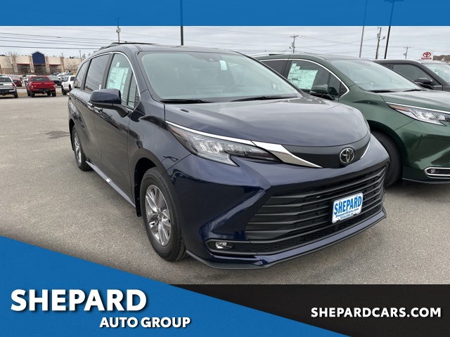 2026 Toyota Sienna XLE's photo