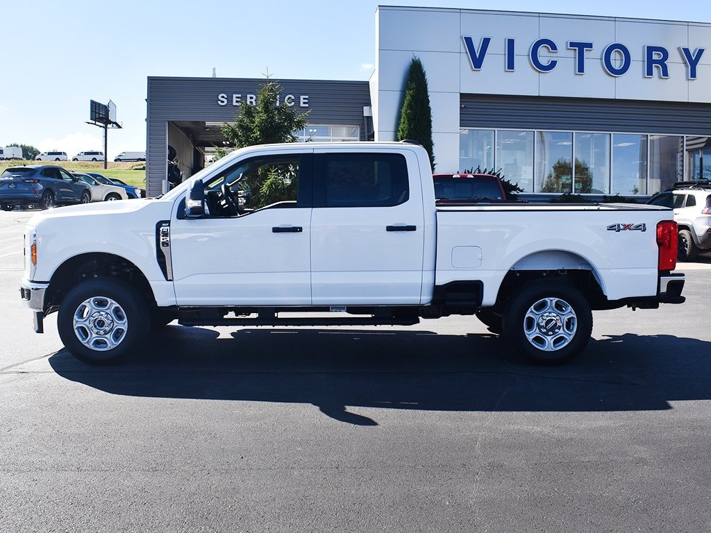 2026 Ford F-250 XLT photo 2