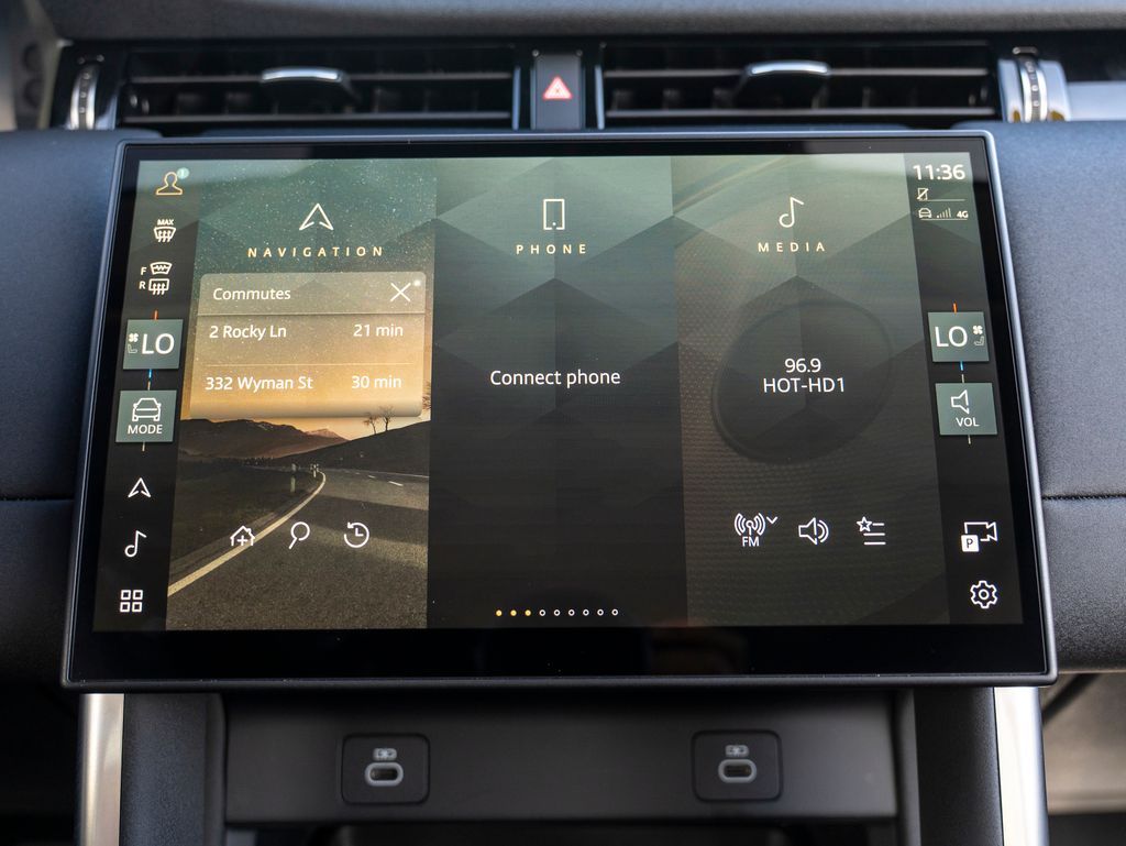 2024 Land Rover Discovery Sport S photo 20