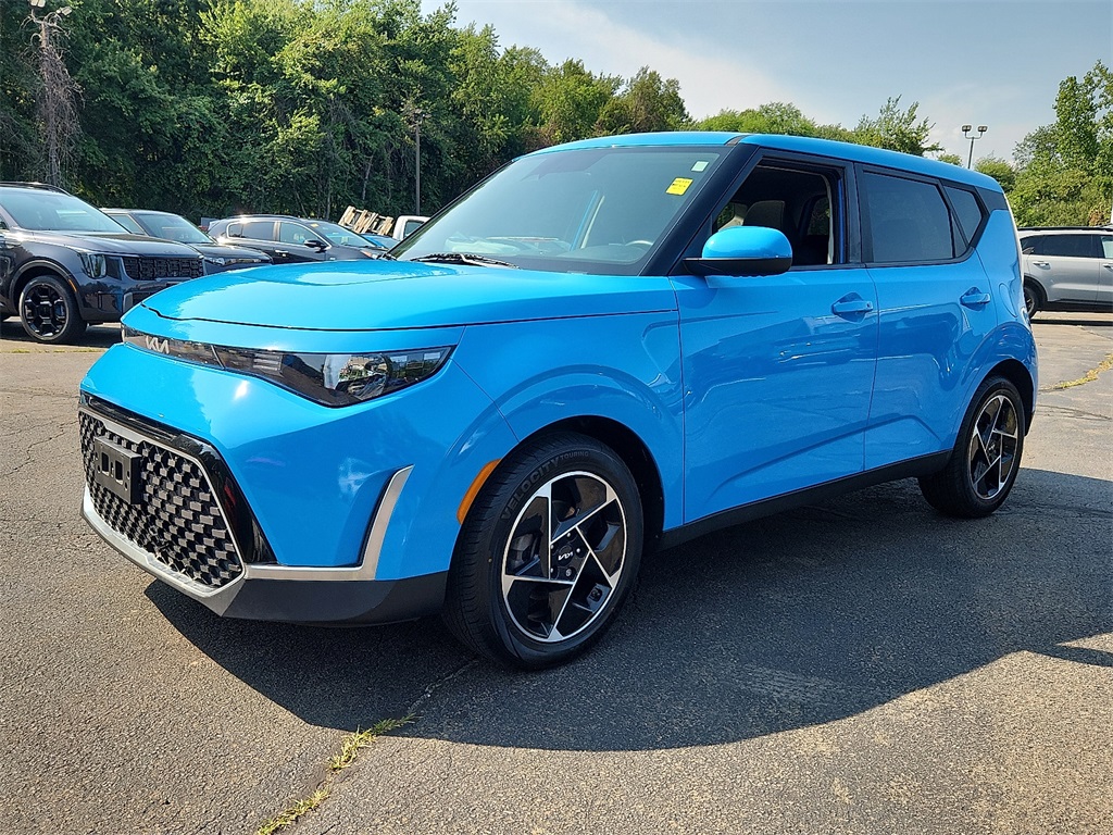 2023 Kia Soul EX photo 3