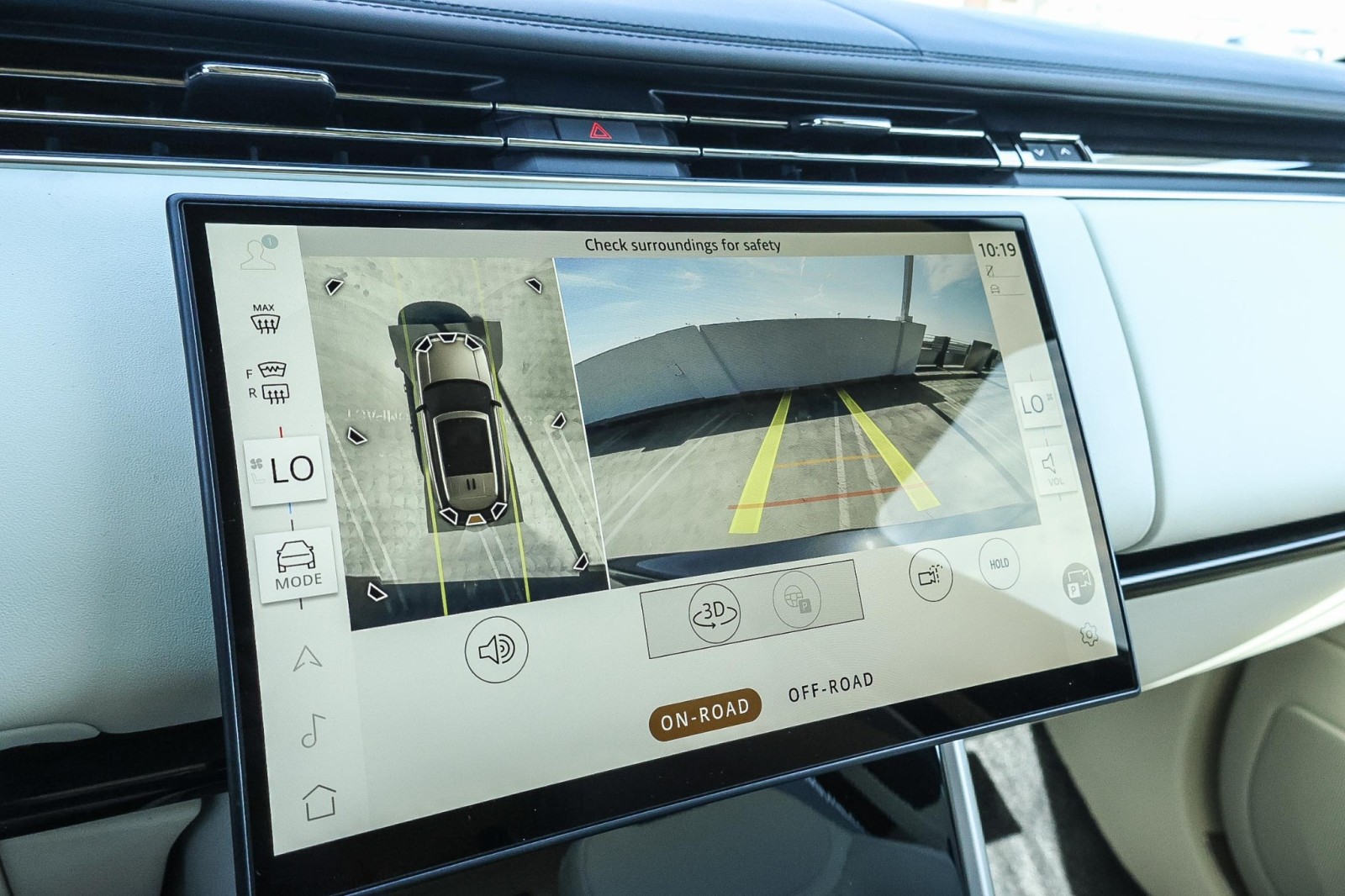 2025 Land Rover Range Rover SE photo 23