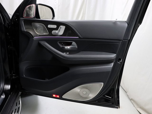 2025 Mercedes Benz GLS 63 AMG 4MATIC photo 38