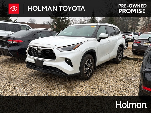 2023 Toyota Highlander XLE's photo