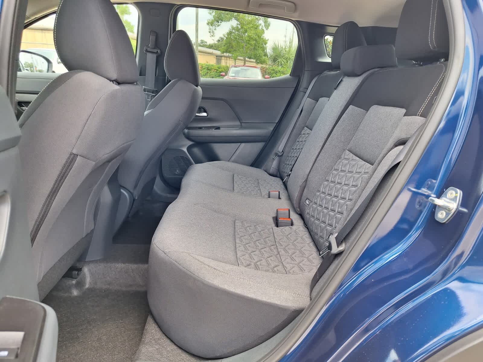 2025 Nissan Kicks SV photo 10