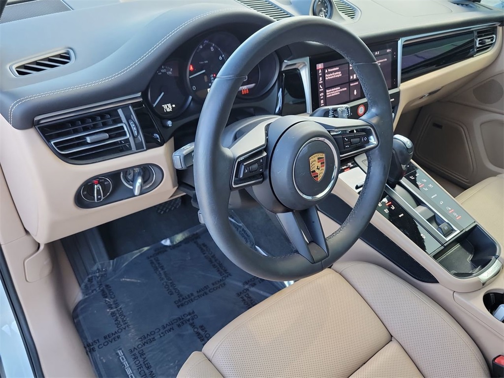 2024 Porsche Macan T photo 22