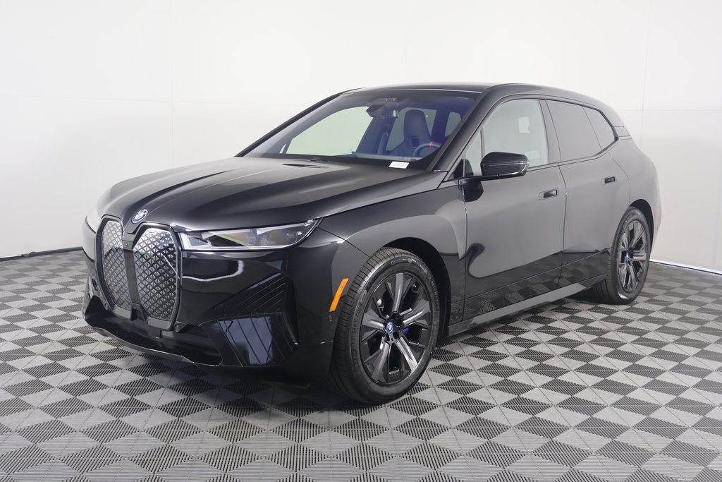 2025 BMW iX M60's photo