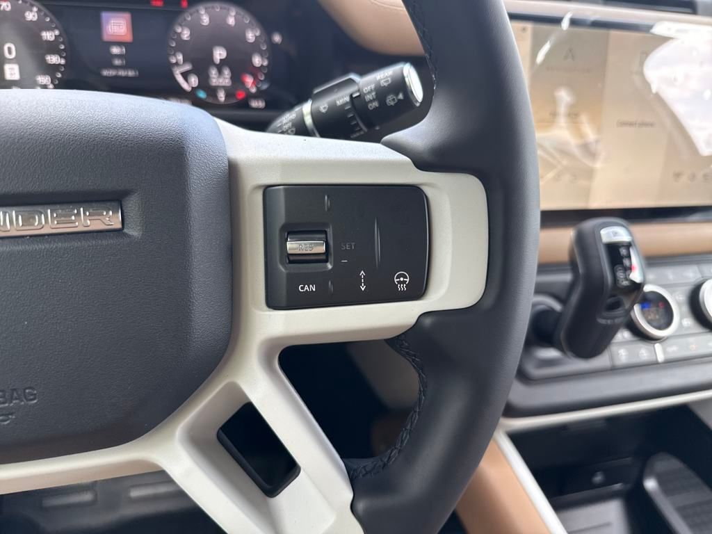 2025 Land Rover Defender 130 X-Dynamic SE photo 23